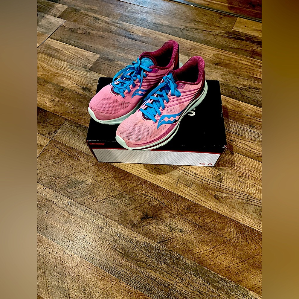 Saucony Kinvara 12 Women’s 8.5 Running Shoes Future Pink Rose-